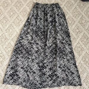 Black and white print maxi skirt